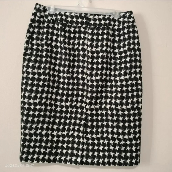 Talbots Size 8 Black Gray Geometric Houndstooth Pattern Lined Zip Closure Skirt - Picture 7 of 10